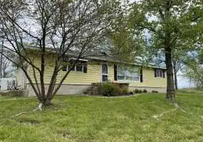 22591 HIghway BB, Warsaw, Missouri 65355, 2 Bedrooms Bedrooms, ,2 BathroomsBathrooms,House with Acreage,Inactive,HIghway BB,5424