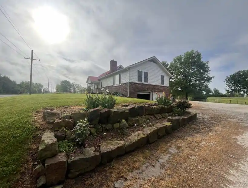 hobby farm, equine, horses, livestock, home, pond, fenced, barn, shop