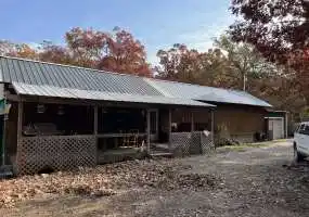 10100 Schick Rd, Stover, Missouri 65078, 3 Bedrooms Bedrooms, ,2 BathroomsBathrooms,House with Acreage,Inactive,Schick Rd,5718