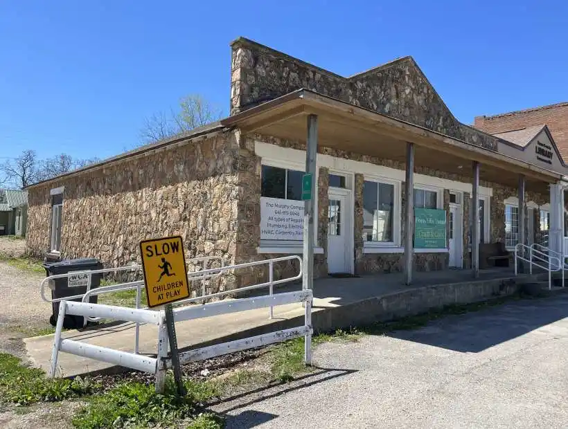 480B 1st Street, Summersville, Missouri 65571, ,2 BathroomsBathrooms,Commercial Building,Sold,1st Street,5938