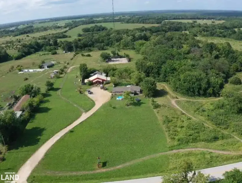 23625 Highway V, Sedalia, Missouri 65301, 3 Bedrooms Bedrooms, ,2 BathroomsBathrooms,House with Acreage,Active,Highway V ,6129