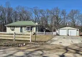 8859 Webb Rd, Versailles, Missouri 65084, 2 Bedrooms Bedrooms, 0 ,1 BathroomBathrooms,House with Acreage,Active,Webb Rd,0,6191