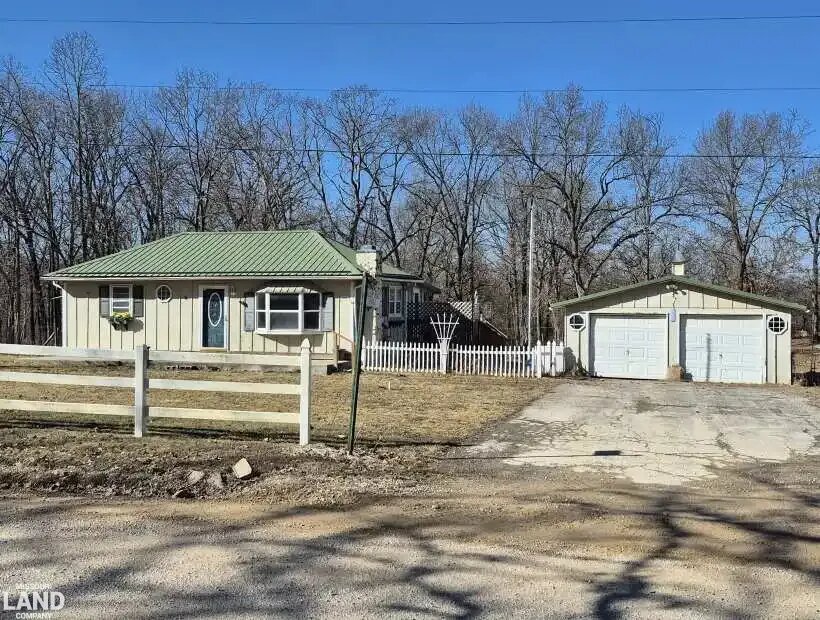 8859 Webb Rd, Versailles, Missouri 65084, 2 Bedrooms Bedrooms, 0 ,1 BathroomBathrooms,House with Acreage,Contingent,Webb Rd,0,6191